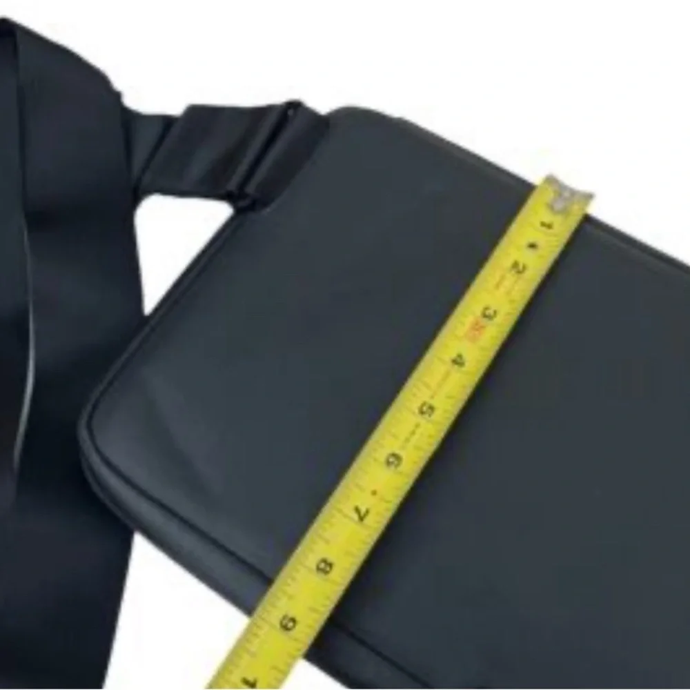 Incase Nylon Thick‎ Padded Crossbody Zipped Tablet ipad Case Black